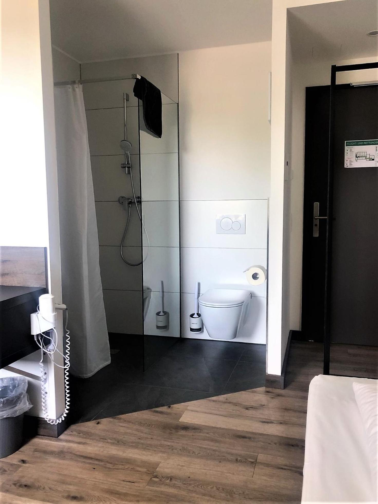 רדולפצל אם בודנזי Hotel Kapelle מראה חיצוני תמונה
