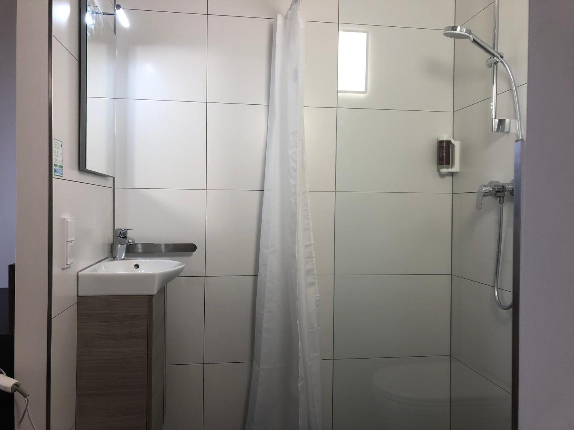 רדולפצל אם בודנזי Hotel Kapelle מראה חיצוני תמונה